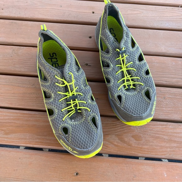 Speedo Mens lace up water shoes - Picture 1 of 9
